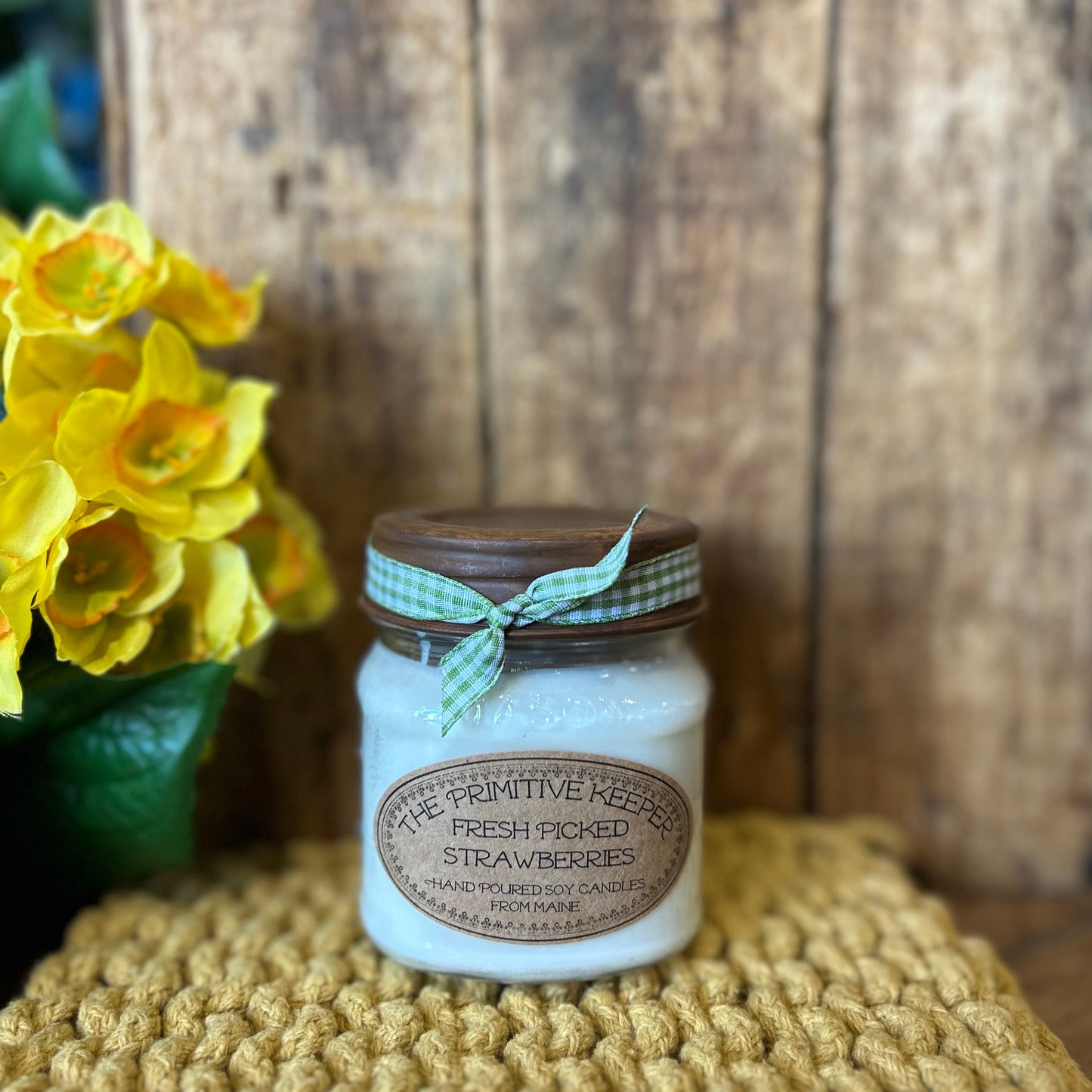 Fresh Picked Strawberries 8oz Candle - Room and Porch
