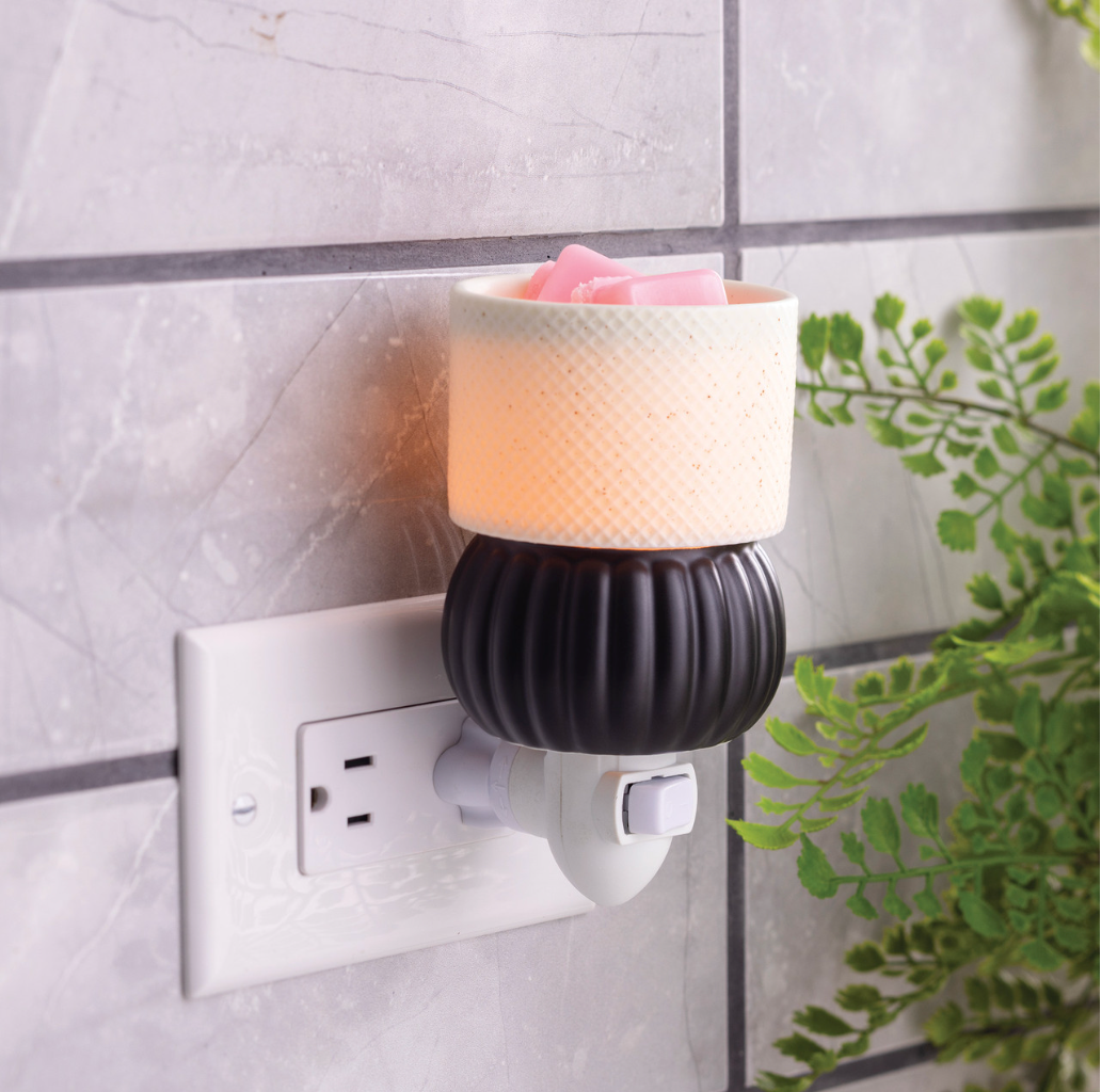 Pluggable Luxe Lamp Wax Warmer - Room and Porch