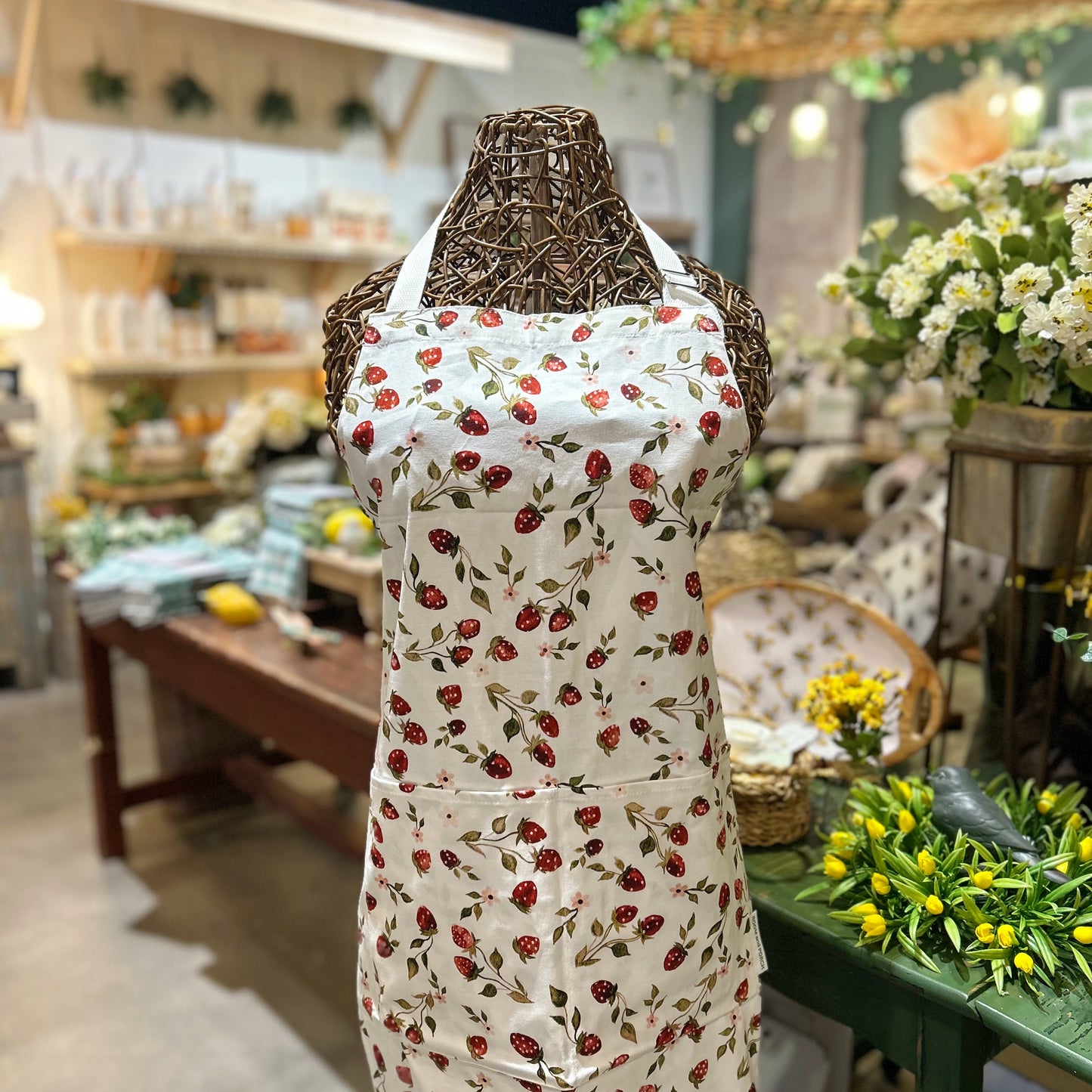Strawberry Vines Apron - Room and Porch 