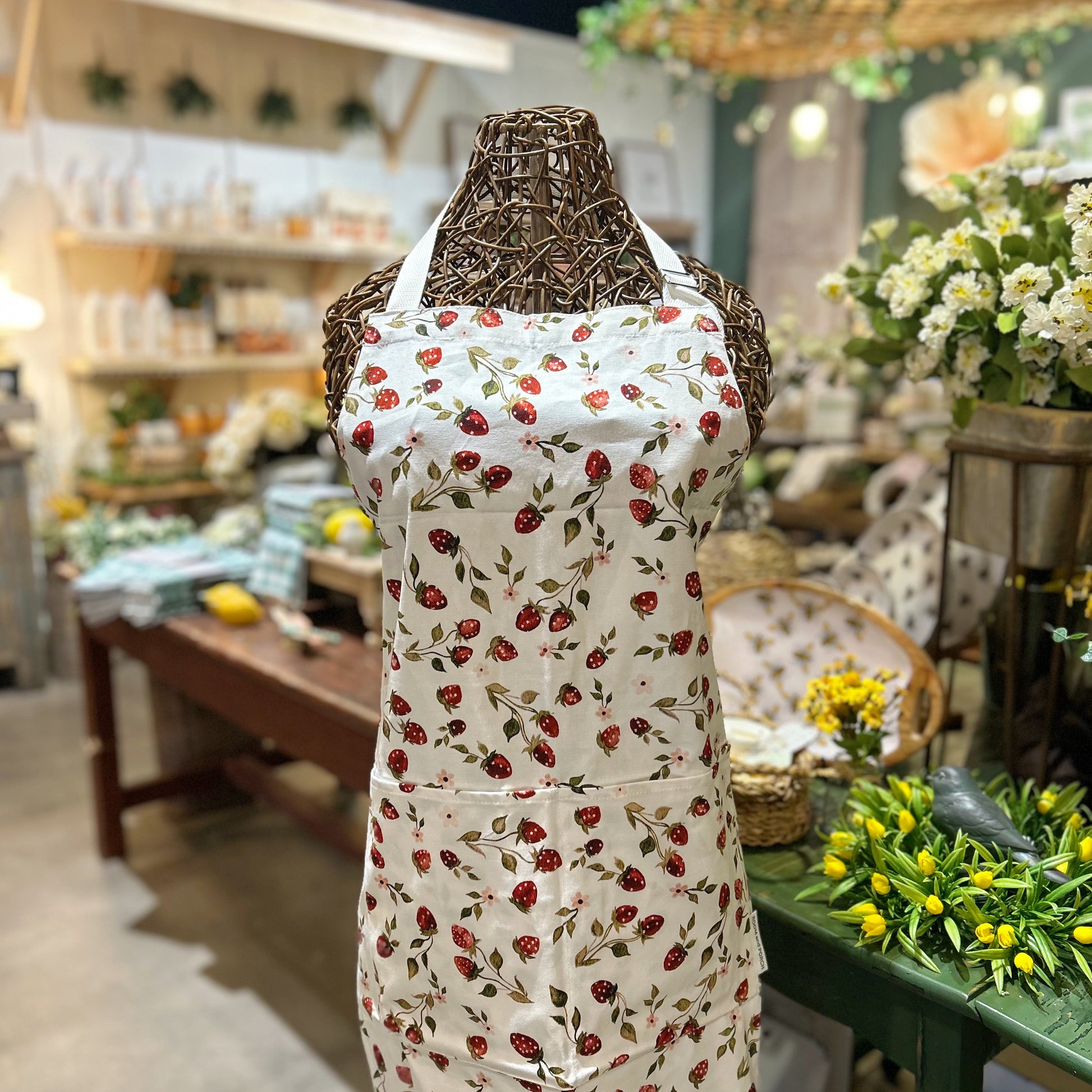 Strawberry Vines Apron - Room and Porch 