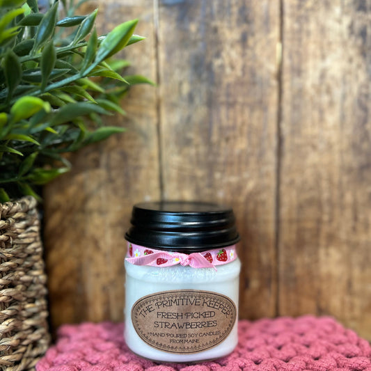 Fresh Picked Strawberries 8oz Candle