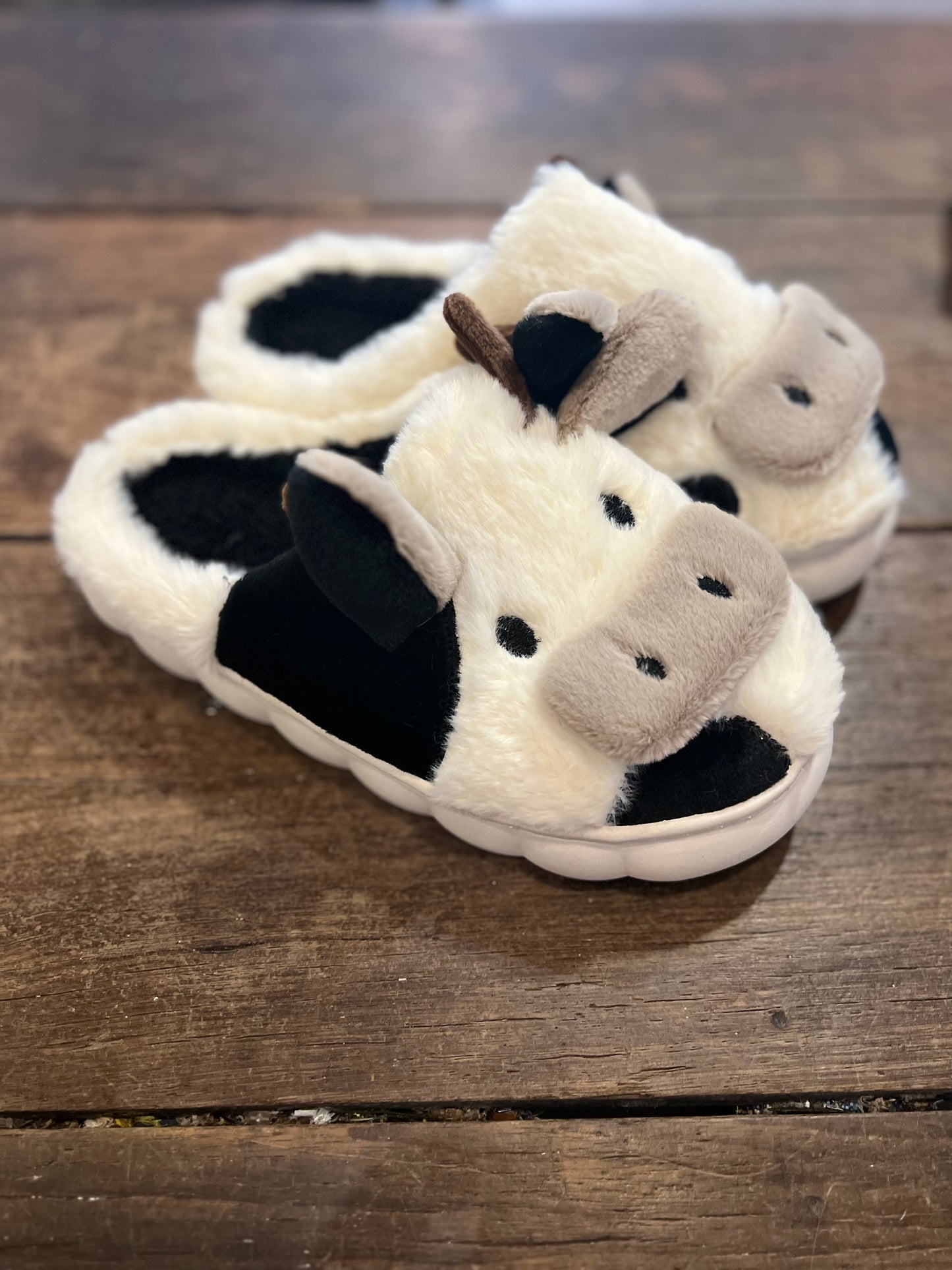 Cow Slippers size 7-8 (38-39)